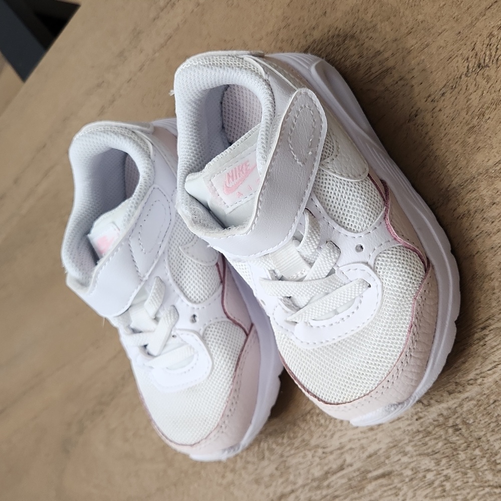 Euc nike air max size 6c